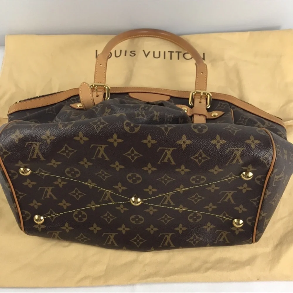 Authentic Louis Vuitton Zipper bag. Like new! In excellent conditions, - Picture 12 of 17